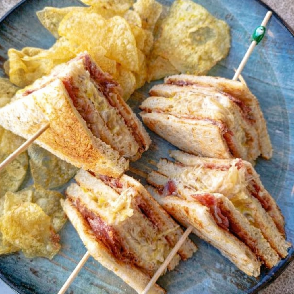 SANDWICHES Y CLUB'S